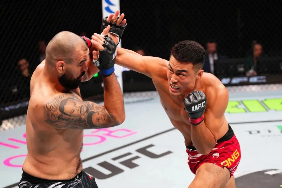 很过瘾, 他继续保持, 而且在努力 很过瘾, 他继续保持, 而且在努力