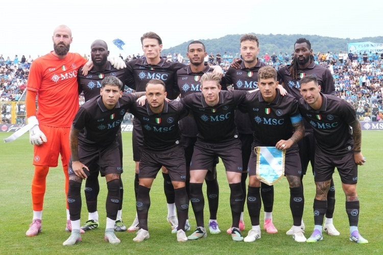 inews, 你更看好那